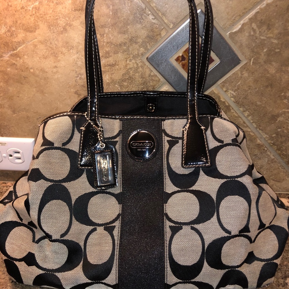 Signature Coach Medium Handbag!